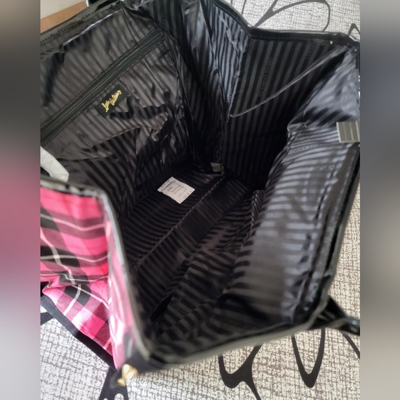 NWT Victoria's Secret Weekender - Picture 4 of 10